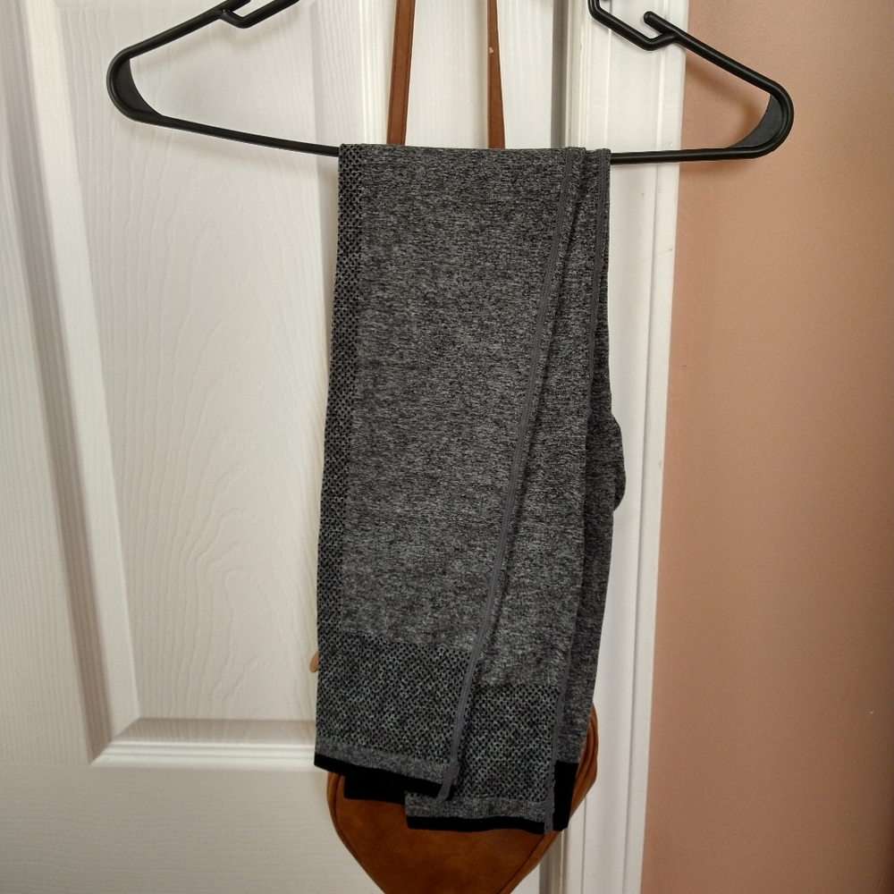 Exercise leggings